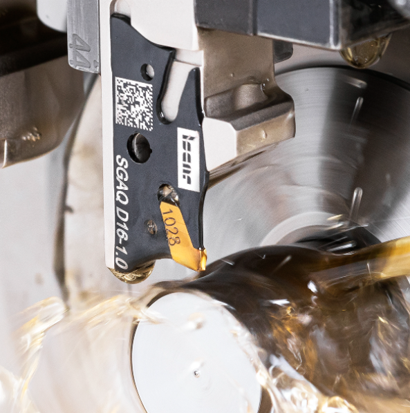 Fig. 3 – NEOGRIP assembled parting and grooving tools designed specifically for SWISS-type lathes.